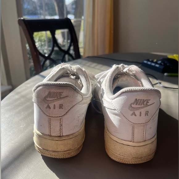 Nike Women’s Air Force. Size 8 - Picture 3 of 4